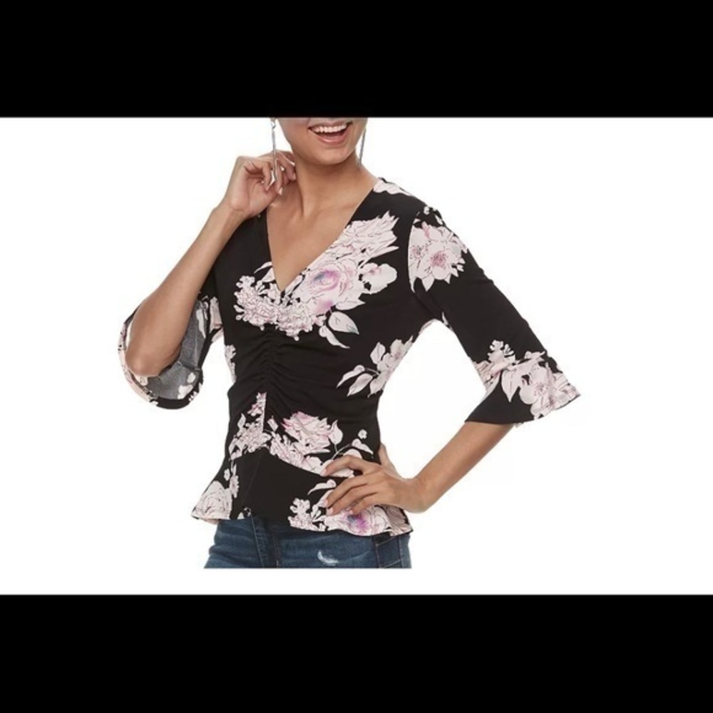 NWOT New Candie’s Rose Floral Print Bell Sleeve Top Small Polyester & Spandex